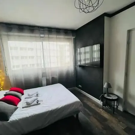 Orphelin Avec Balneo Proche Centre Apartment *